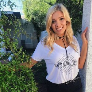 Meet your Posher, Danielle